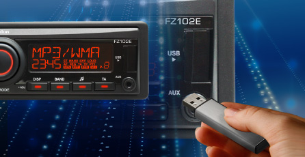 USB-Eingang an der Vorderseite mit MP3-/WMA-Kompatibilität