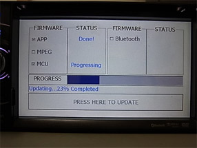 <b>2-7.</b> Når du ser linjen for opdateringsstatus vise opdateringsstatussen for MCU'en, må du ikke trække stikket ud, afbryde eller slukke for NX501E, før opdateringen en fuldført.
Denne del af opdateringen tager ca. 1 minut at gennemføre.