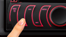 Desain yang unik dengan tampilan tombol merah