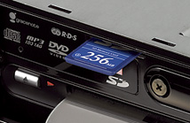 Слот за SD карта за MP3/WMA възпроизвеждане